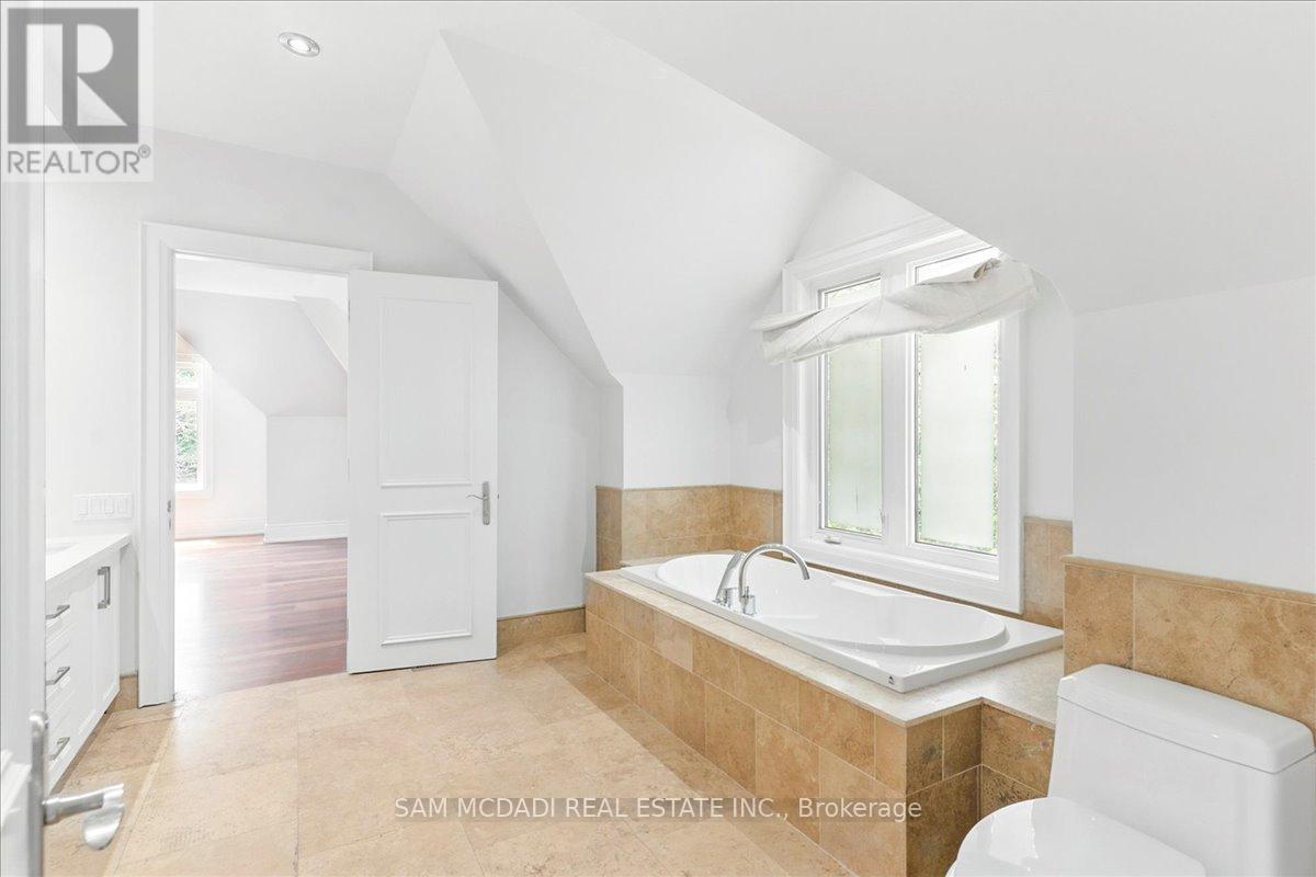 955 Albertson Crescent, Mississauga, Ontario  L5H 3C6 - Photo 22 - W12184092