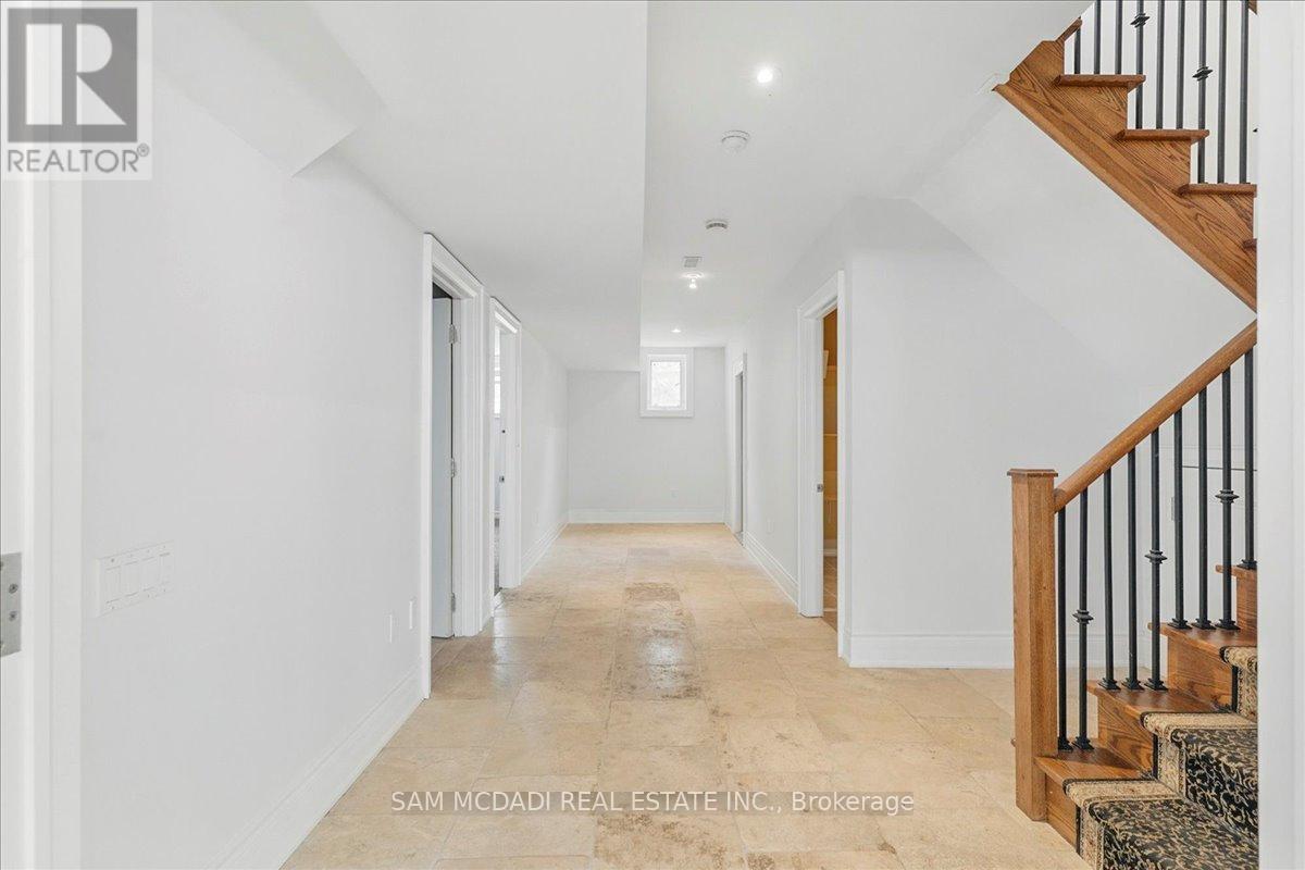 955 Albertson Crescent, Mississauga, Ontario  L5H 3C6 - Photo 27 - W12184092