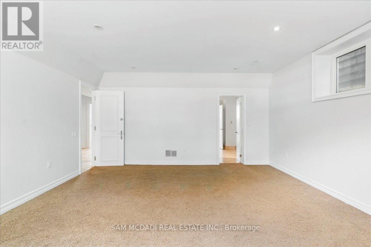 955 Albertson Crescent, Mississauga, Ontario  L5H 3C6 - Photo 32 - W12184092