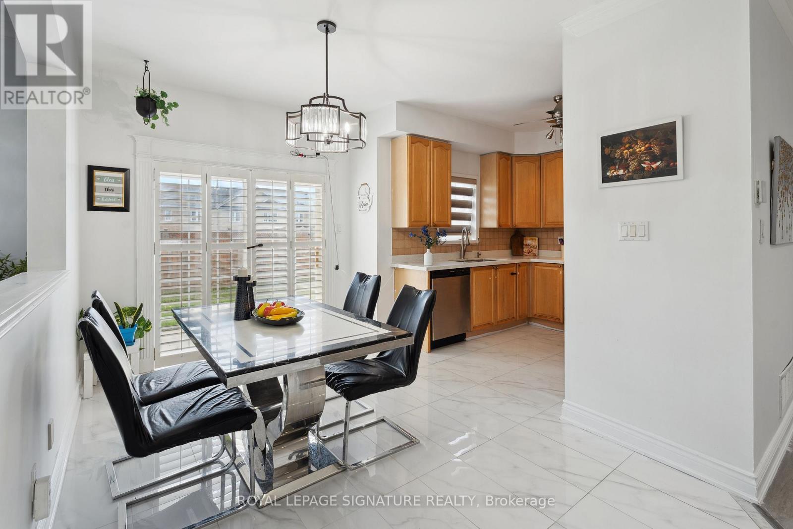 72 Penbridge Circle, Brampton, Ontario  L7A 2R1 - Photo 11 - W12184140