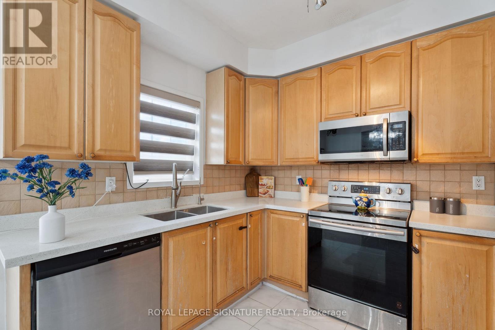72 Penbridge Circle, Brampton, Ontario  L7A 2R1 - Photo 14 - W12184140