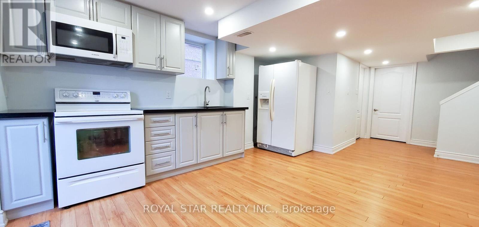 13 Waterdale Road, Brampton (Fletcher's Meadow), Ontario  L7A 1S7 - Photo 28 - W12184165