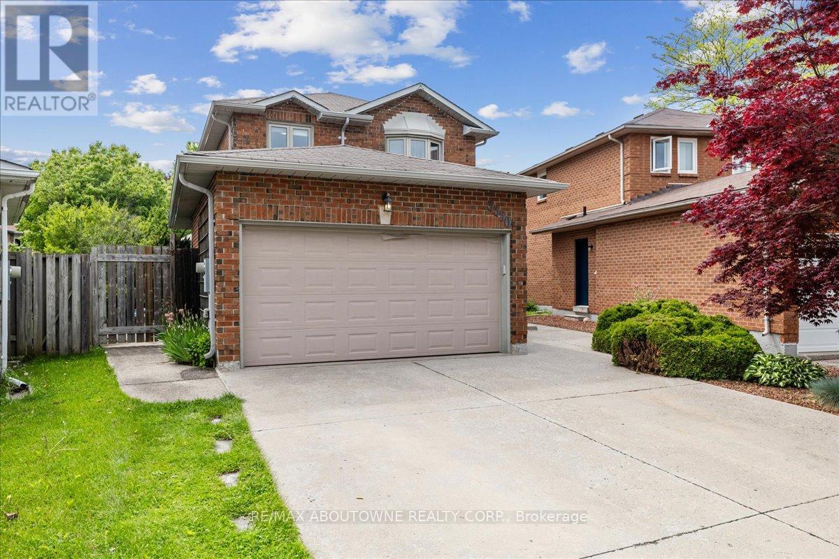 3350 Columbine Crescent, Mississauga, Ontario  L5N 6A8 - Photo 2 - W12184182
