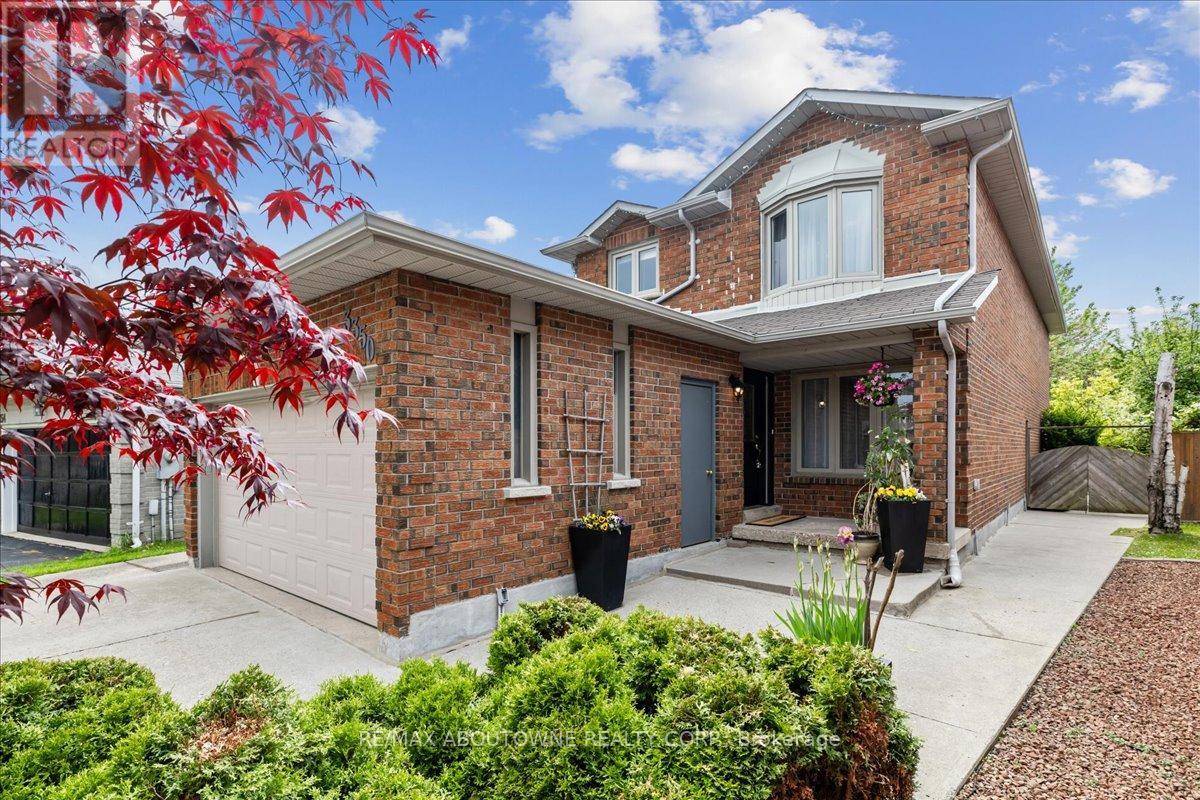 3350 Columbine Crescent, Mississauga, Ontario  L5N 6A8 - Photo 3 - W12184182