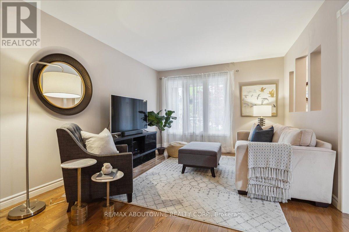 3350 Columbine Crescent, Mississauga, Ontario  L5N 6A8 - Photo 5 - W12184182
