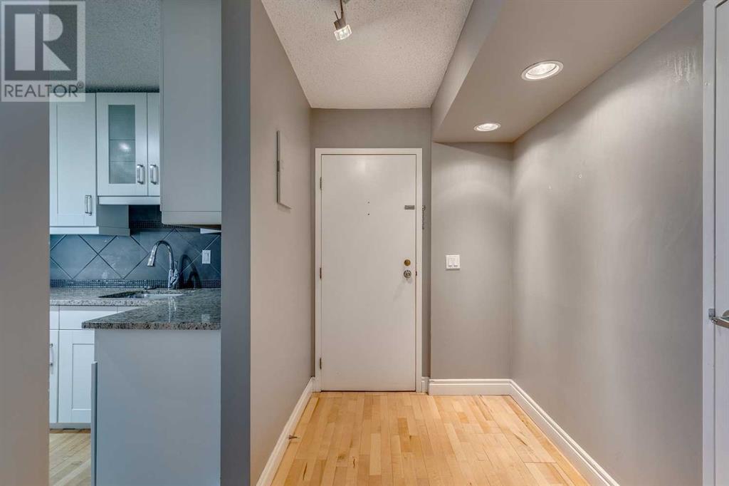 Property at 903, 1107 15 Avenue SW image 2