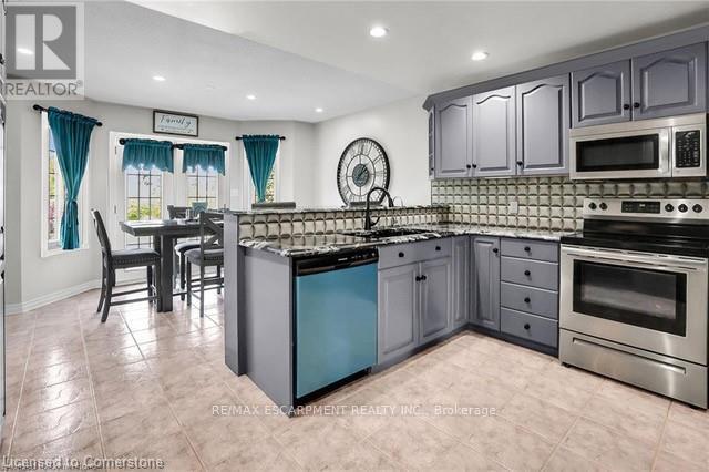 975 Foss Road, Pelham, Ontario  L0S 1C0 - Photo 13 - X12184086