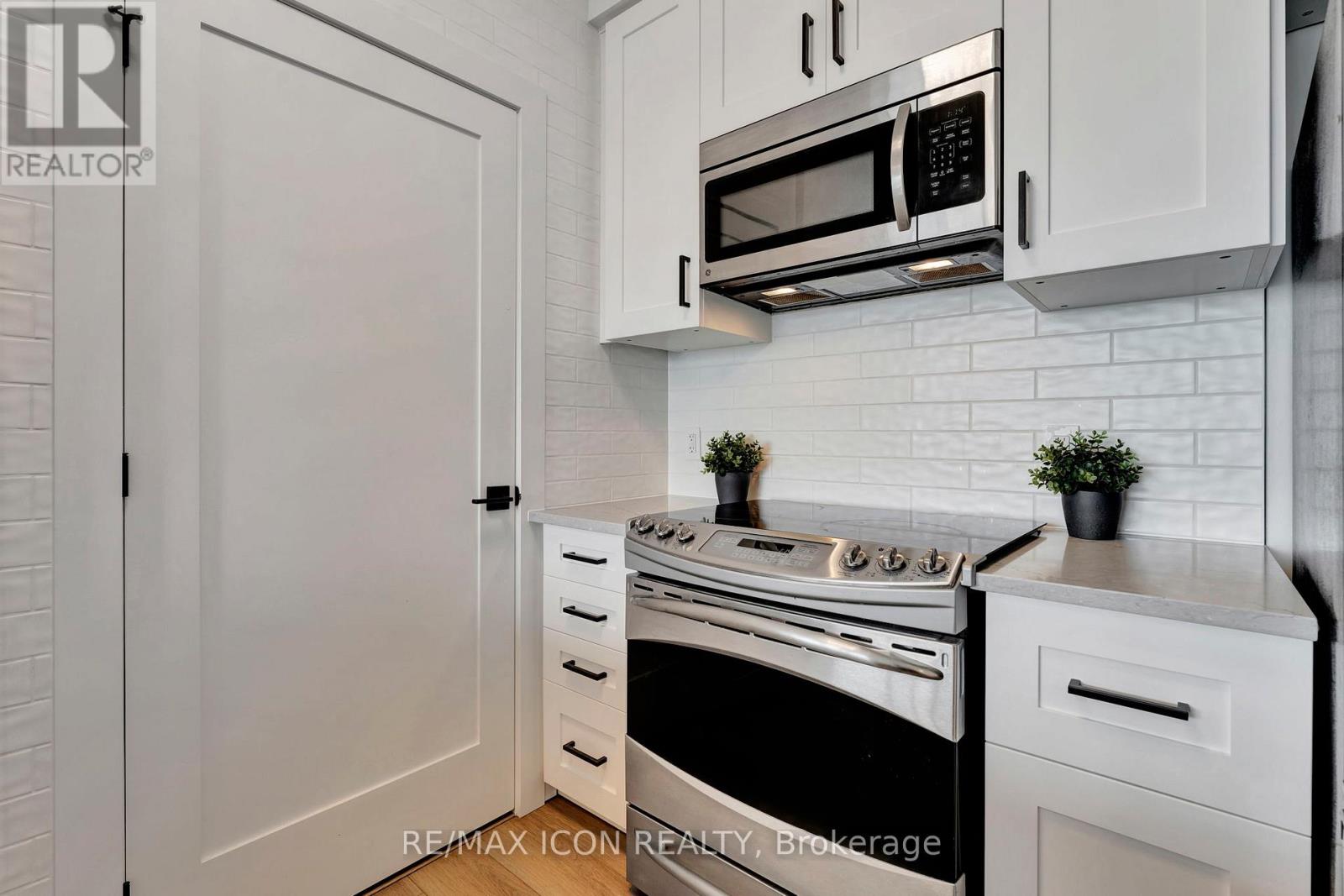 1107 - 170 Water Street N, Cambridge, Ontario  N1R 3B6 - Photo 12 - X12184135
