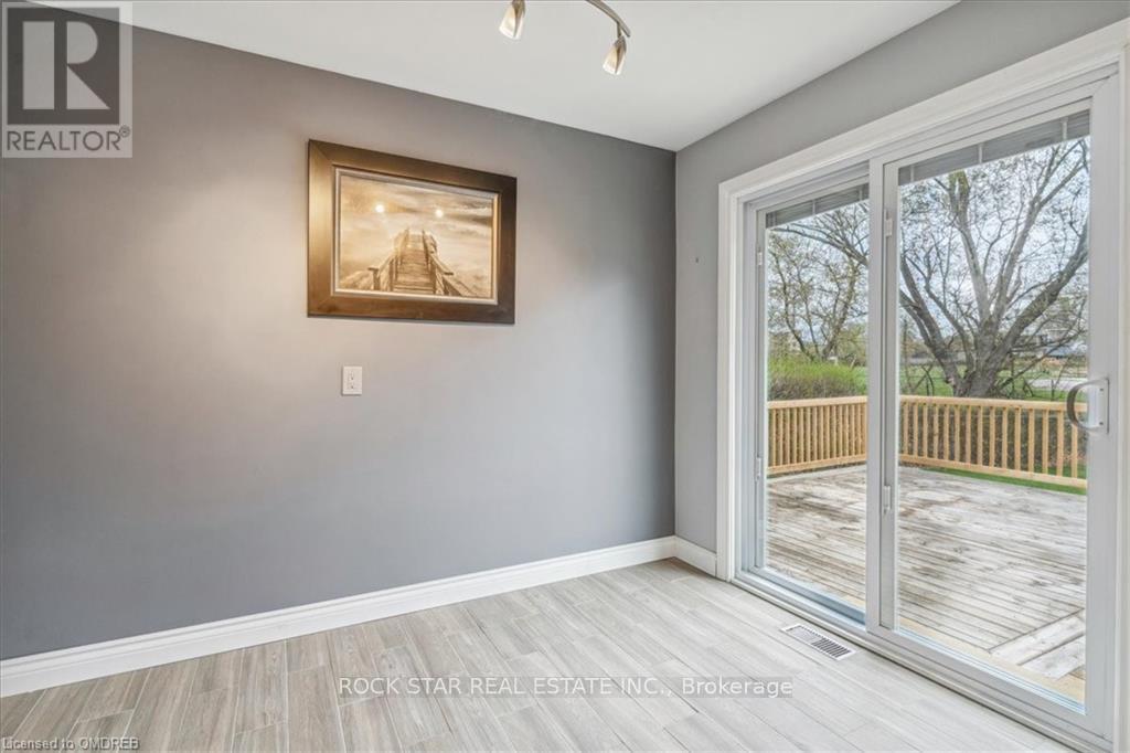 Upper - 10 Westdale Drive, St. Catharines, Ontario  L2S 2R8 - Photo 12 - X12184136