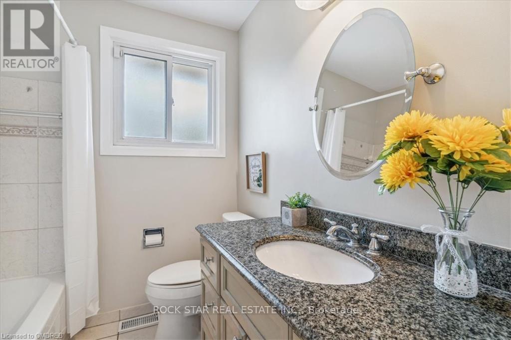 Upper - 10 Westdale Drive, St. Catharines, Ontario  L2S 2R8 - Photo 14 - X12184136