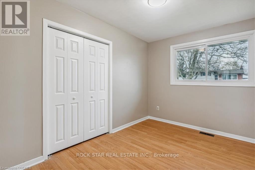 Upper - 10 Westdale Drive, St. Catharines, Ontario  L2S 2R8 - Photo 19 - X12184136