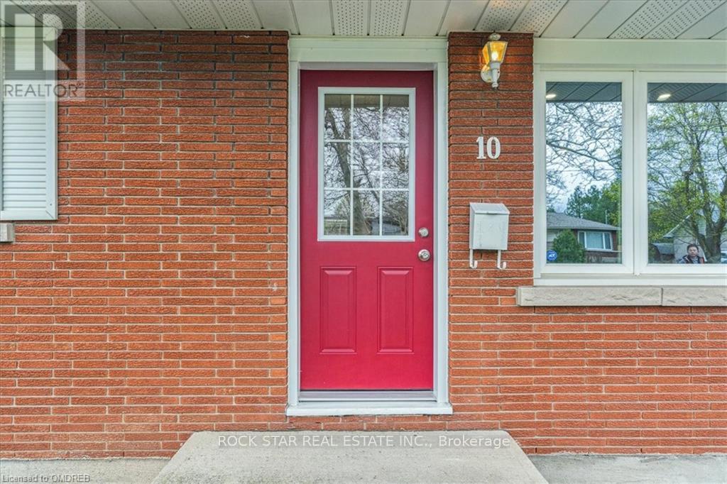 Upper - 10 Westdale Drive, St. Catharines, Ontario  L2S 2R8 - Photo 2 - X12184136