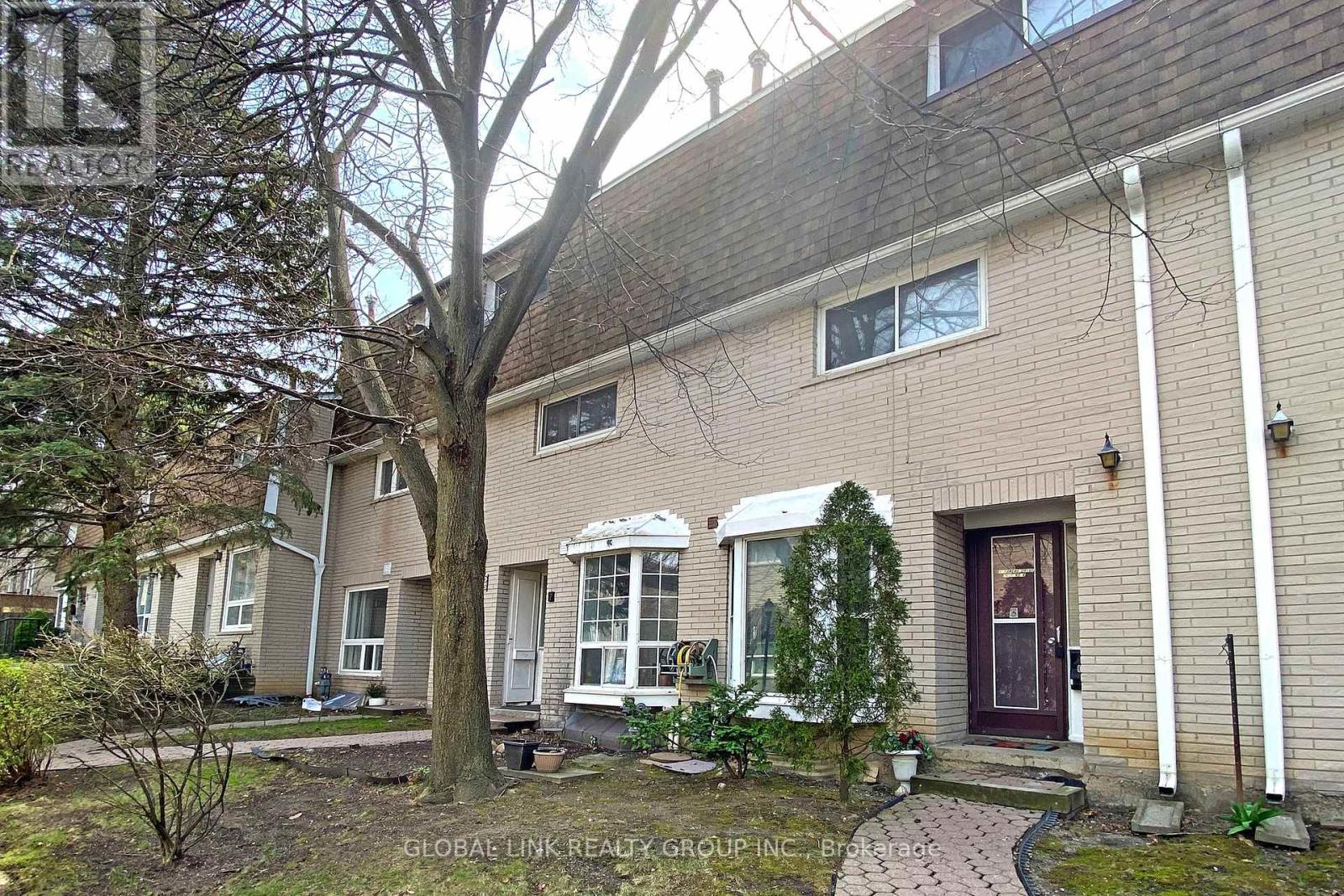 6 - 85 Rameau Drive S, Toronto, Ontario  M2H 1T6 - Photo 3 - C12184198