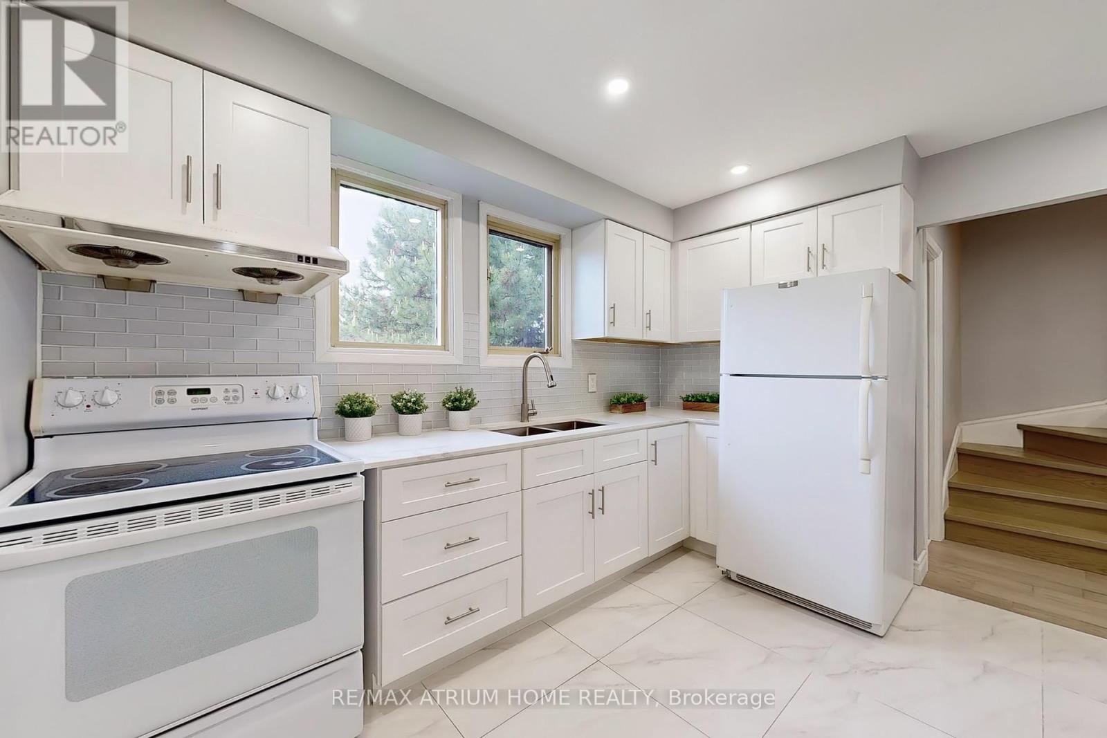 10 Townsend Road, Toronto, Ontario  M2H 2T2 - Photo 10 - C12184295