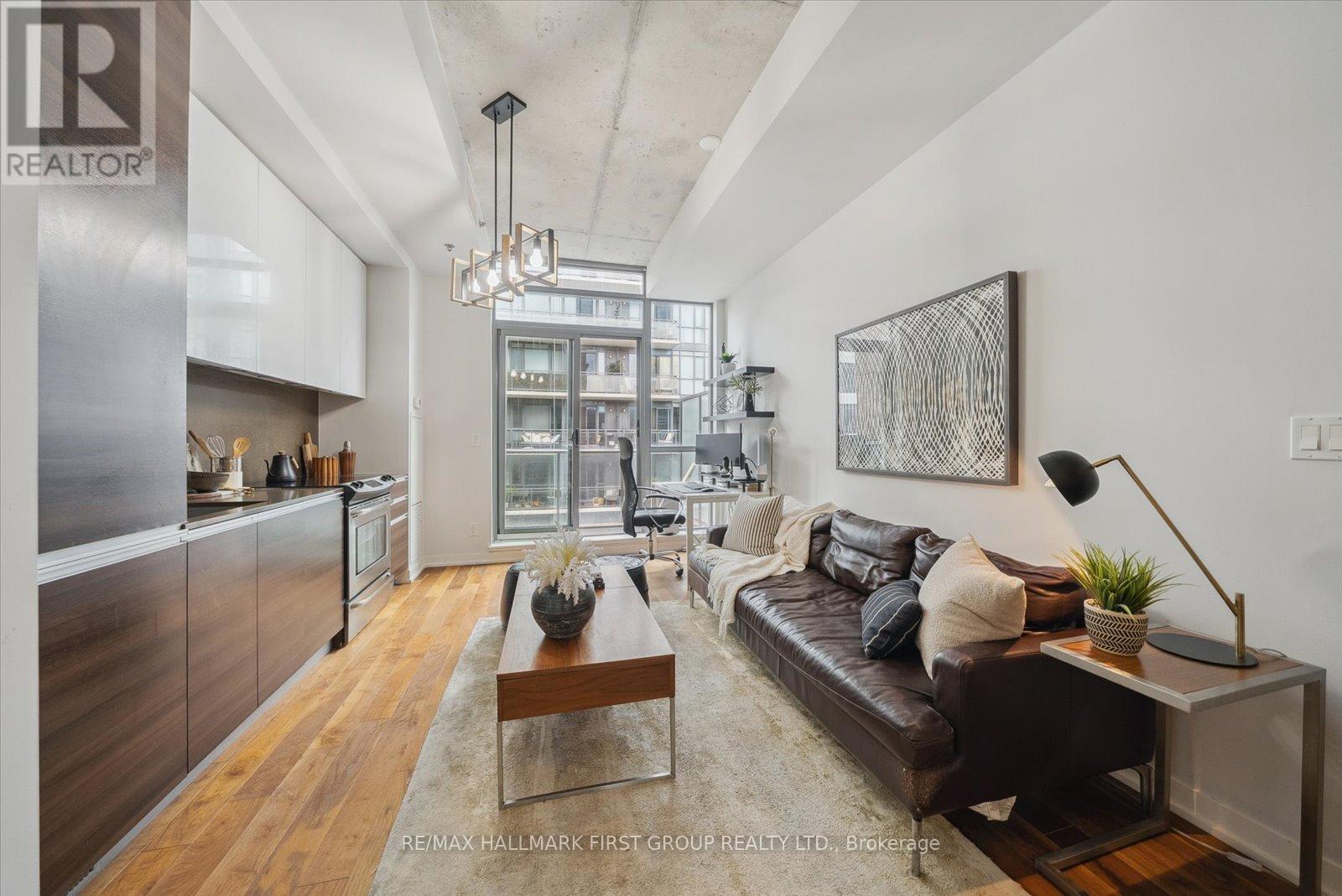 602 - 8 GLADSTONE AVENUE, Toronto, Ontario