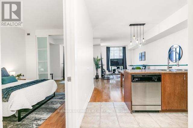 607 - 500 Queens Quay W, Toronto, Ontario  M5V 3K8 - Photo 2 - C12184361