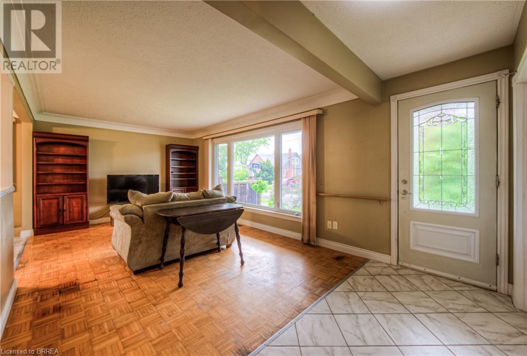 16 Rowanwood Avenue, Brantford, Ontario N3S 7B6 - Photo 6 - 40724657