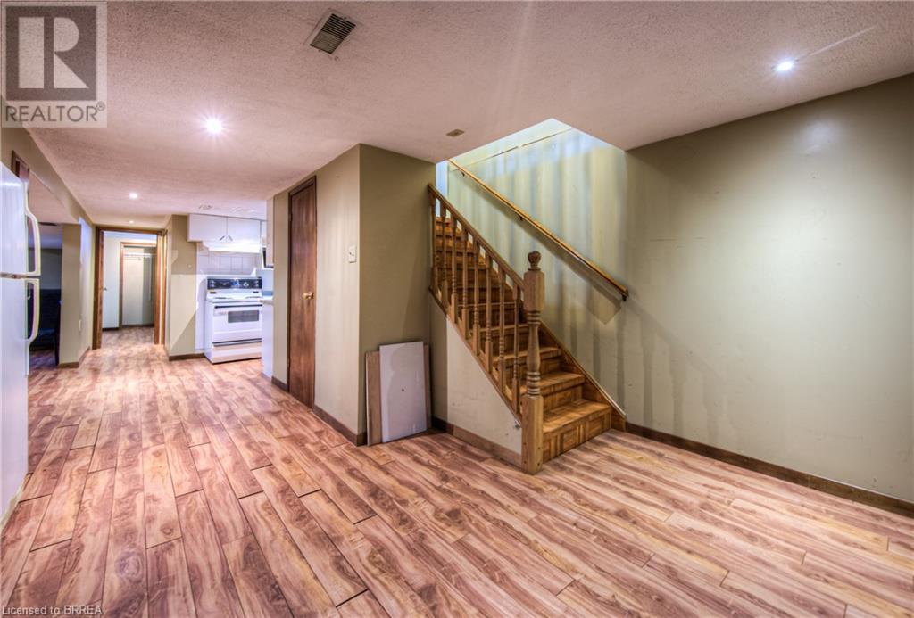 16 Rowanwood Avenue, Brantford, Ontario N3S 7B6 - Photo 26 - 40724657