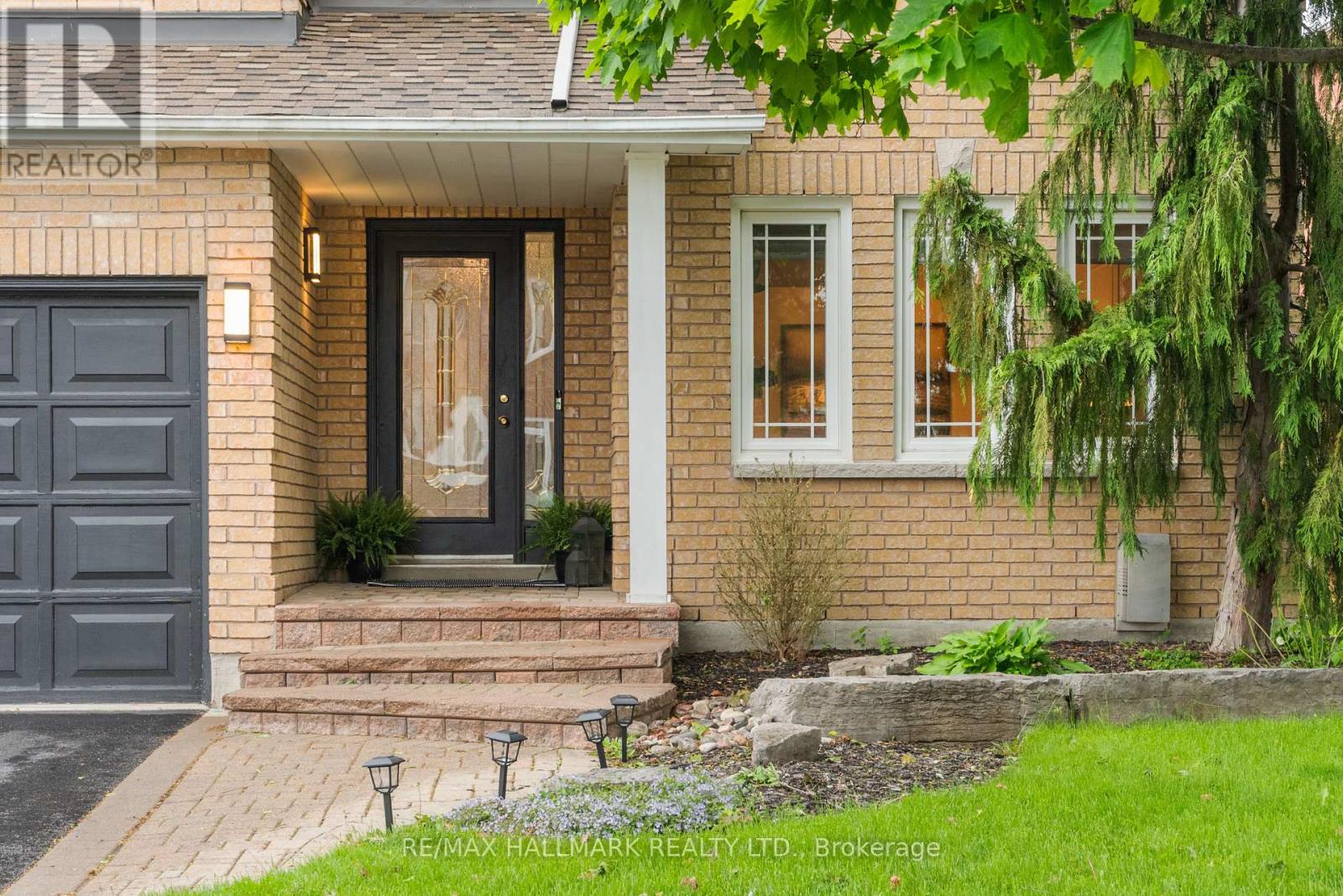 12 Donald Wilson Street, Whitby, Ontario  L1R 2H5 - Photo 2 - E12184315