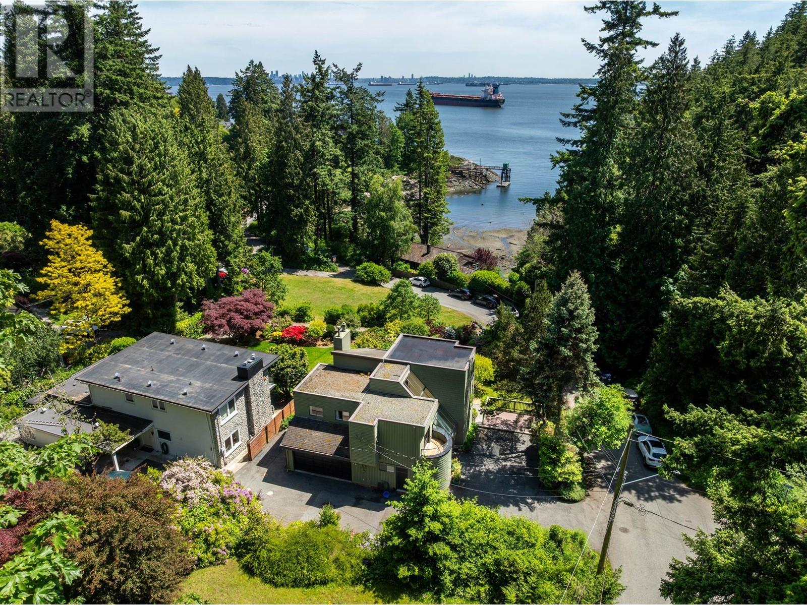 4807 THE DALE, West Vancouver, British Columbia