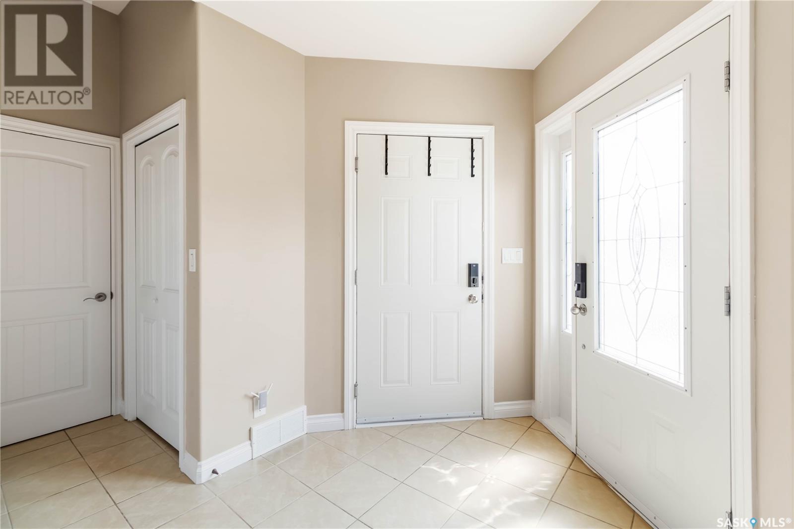 10 118 Hampton Circle, Saskatoon, Saskatchewan  S7R 0C9 - Photo 4 - SK007572