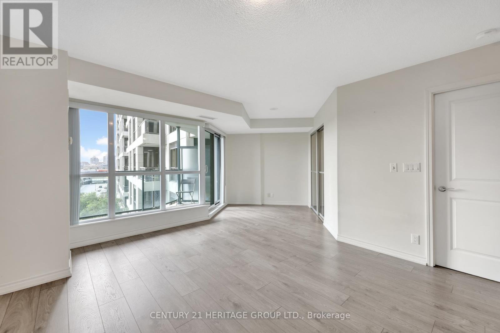 Property at 514 - 18 HARDING BOULEVARD image 2