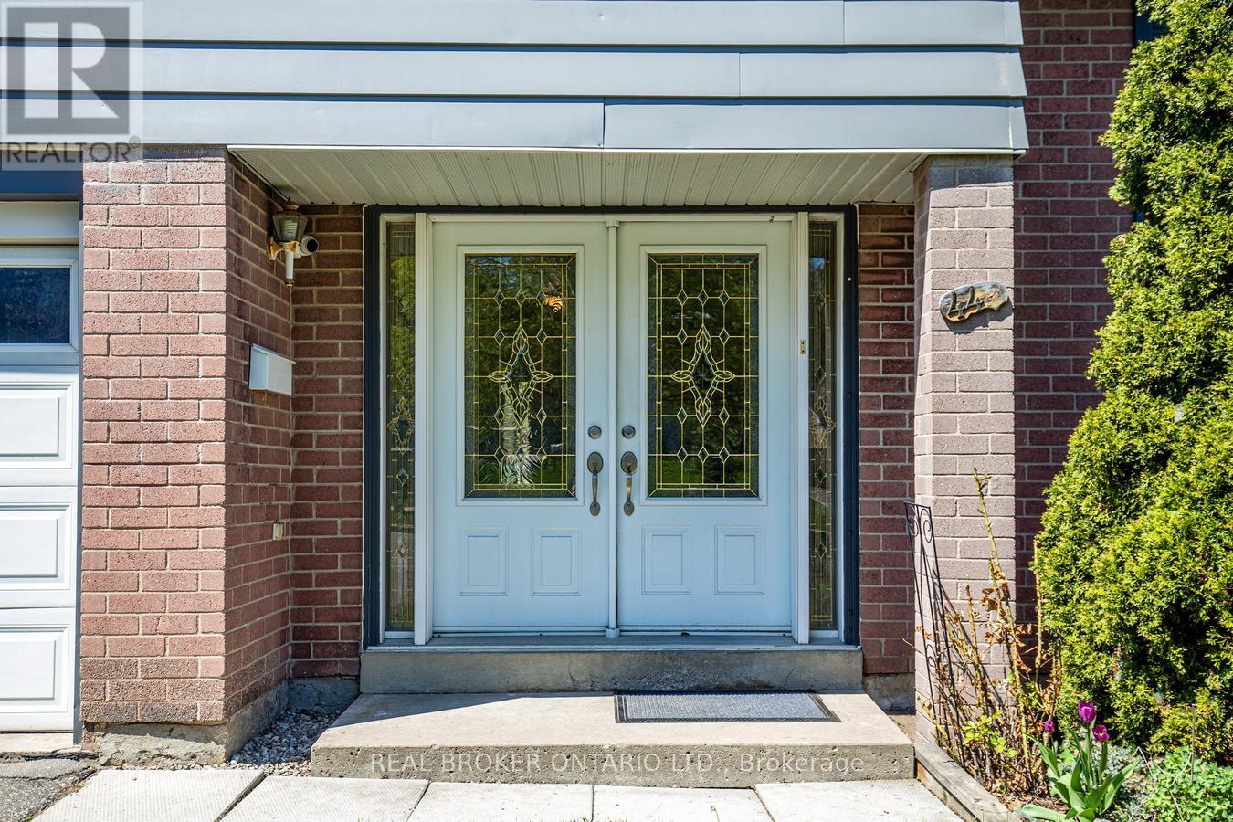 44 Mark Street, Aurora, Ontario  L4G 3J5 - Photo 2 - N12184234