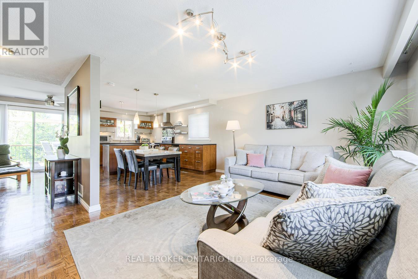 44 Mark Street, Aurora, Ontario  L4G 3J5 - Photo 5 - N12184234