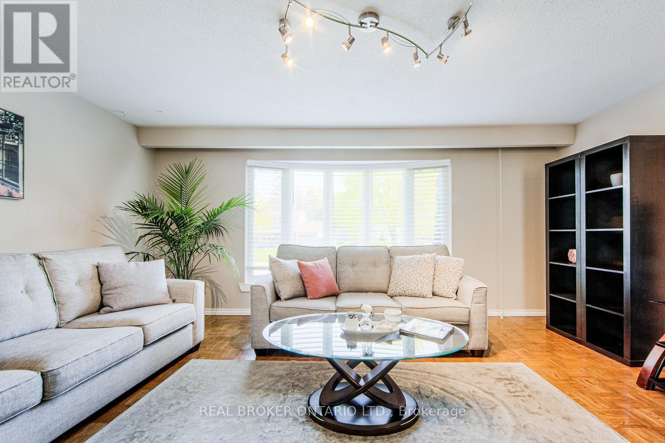 44 Mark Street, Aurora, Ontario  L4G 3J5 - Photo 8 - N12184234