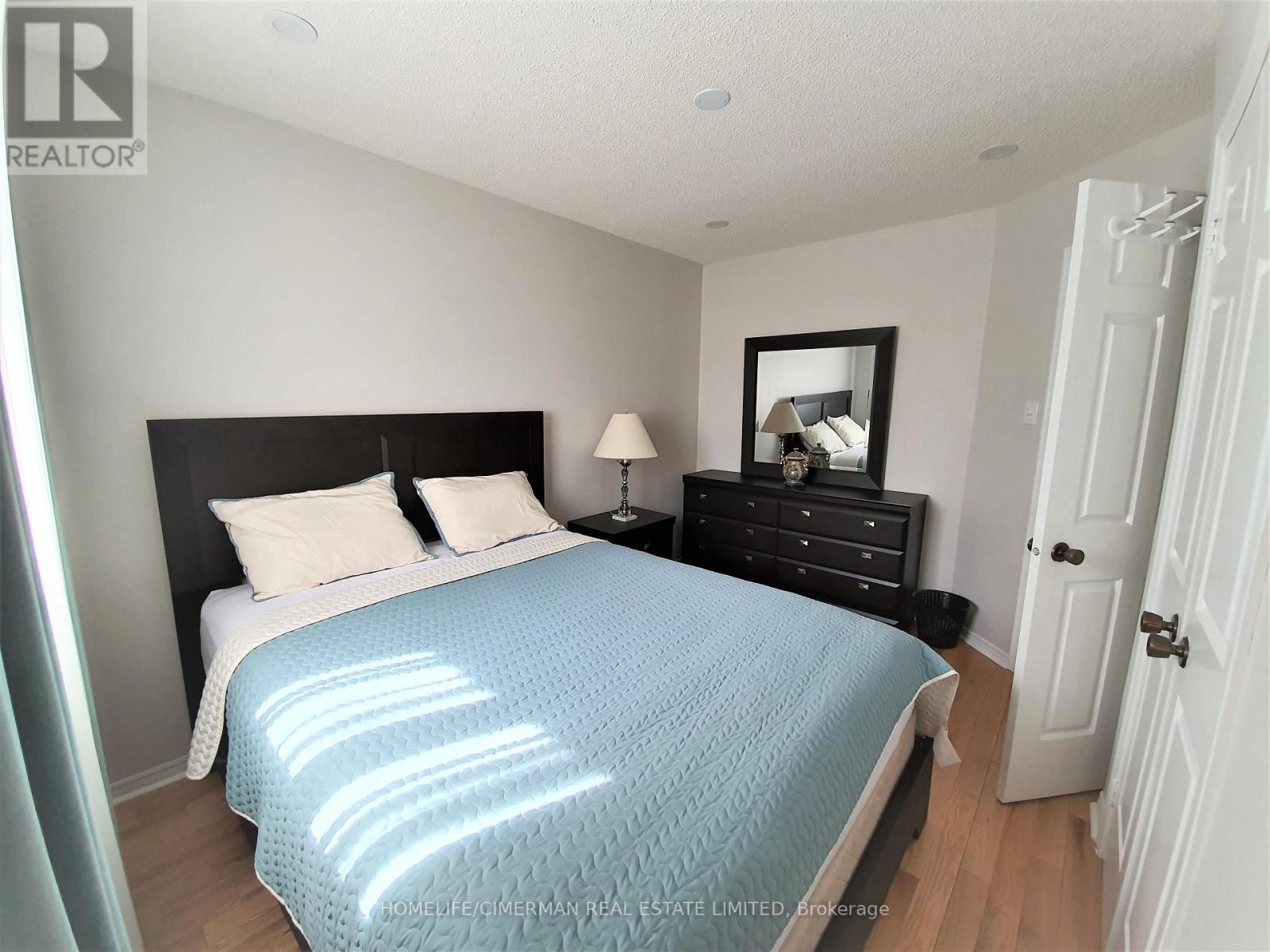 Upper - 312 Harewood Boulevard, Newmarket (Bristol-London), Ontario  L3Y 6R3 - Photo 13 - N12184264