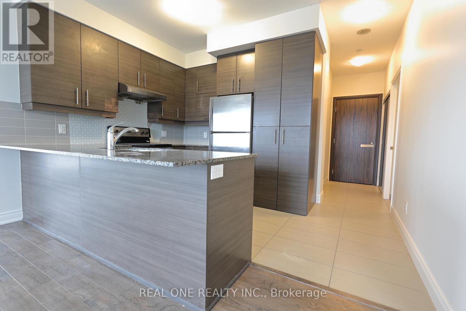 1216 - 277 South Park Road, Markham, Ontario  L3T 0B7 - Photo 3 - N12184305