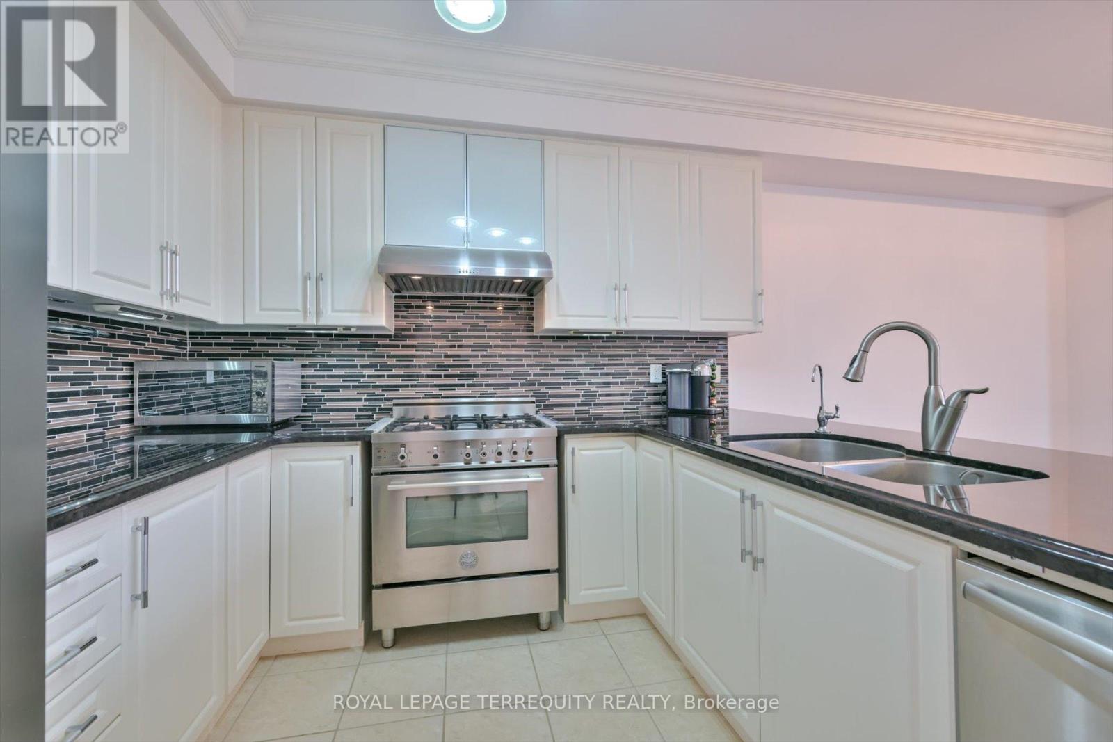 10461 WOODBINE AVENUE, Markham, Ontario