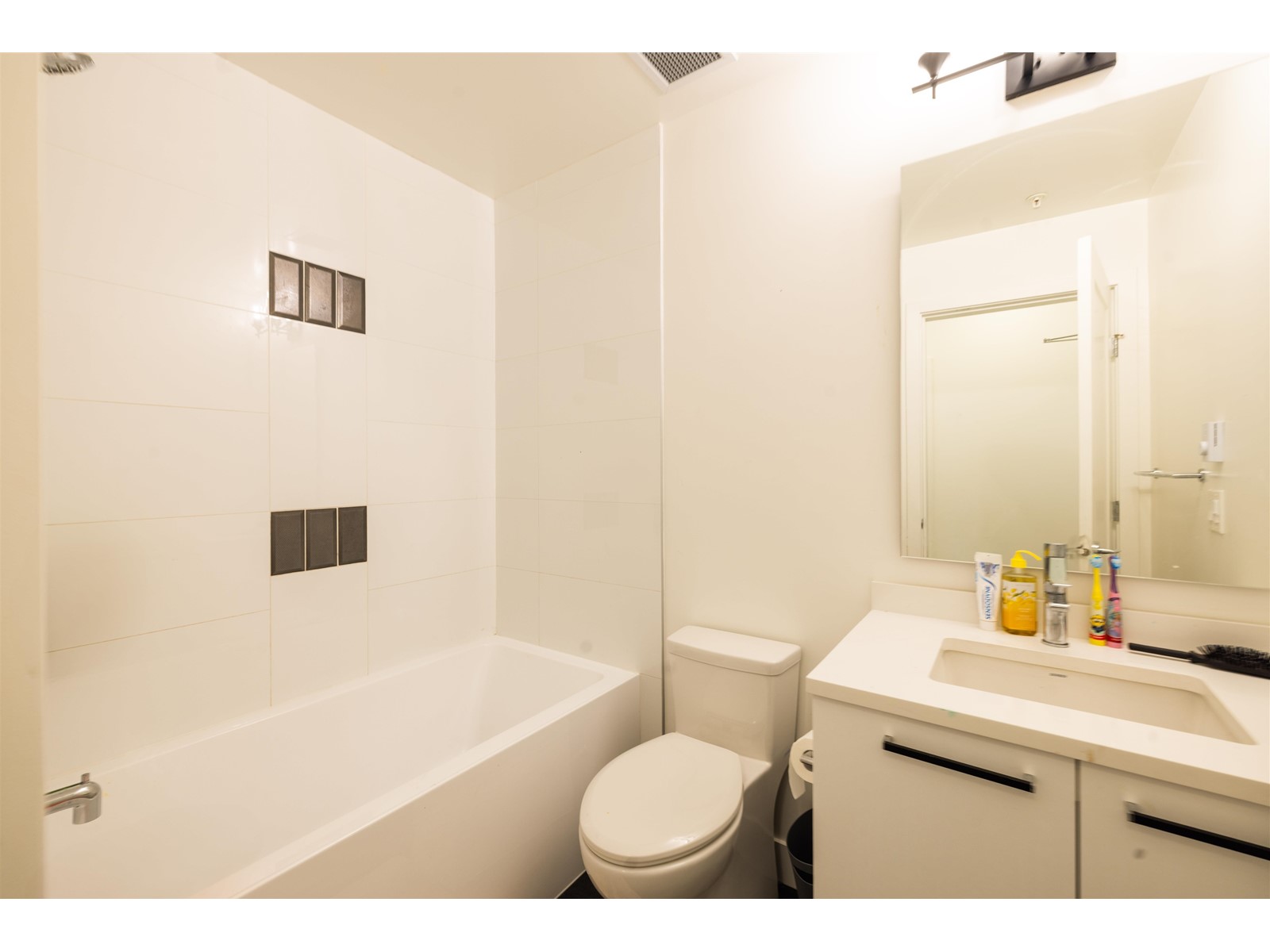 411 18811 72 Avenue, Surrey, British Columbia  V4N 6W7 - Photo 11 - R3008545