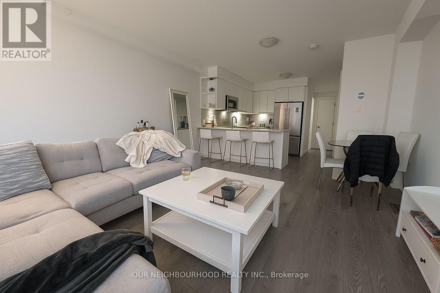 106 Green Gardens Boulevard, Toronto, Ontario M6A 0E5 - Photo 1 - C12184422
