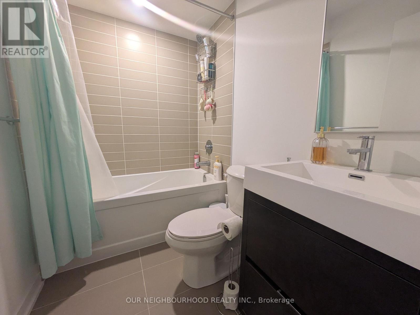 106 Green Gardens Boulevard, Toronto, Ontario M6A 0E5 - Photo 10 - C12184422