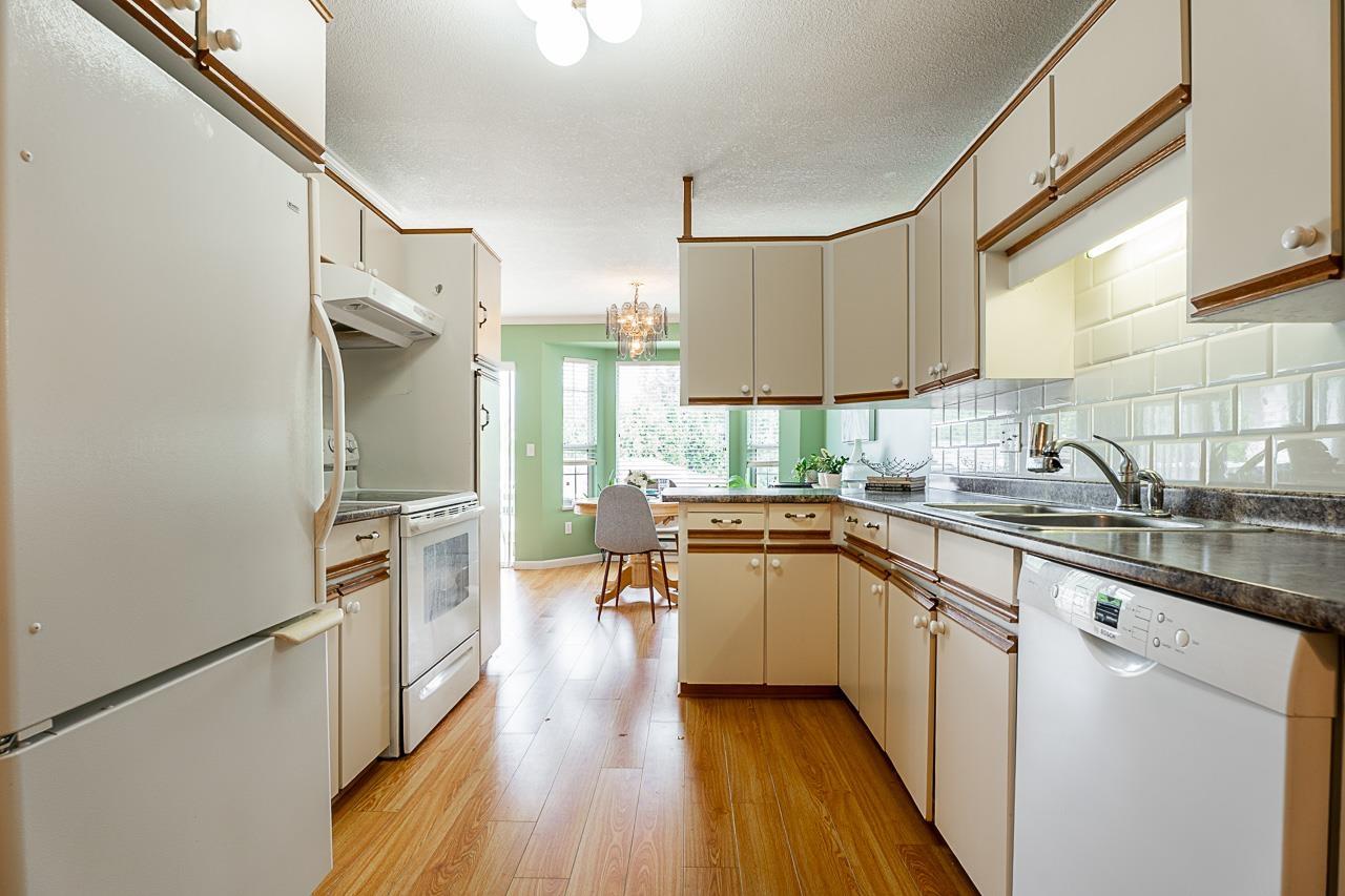 6 33123 George Ferguson Way, Abbotsford, British Columbia  V2S 2L6 - Photo 3 - R3008259