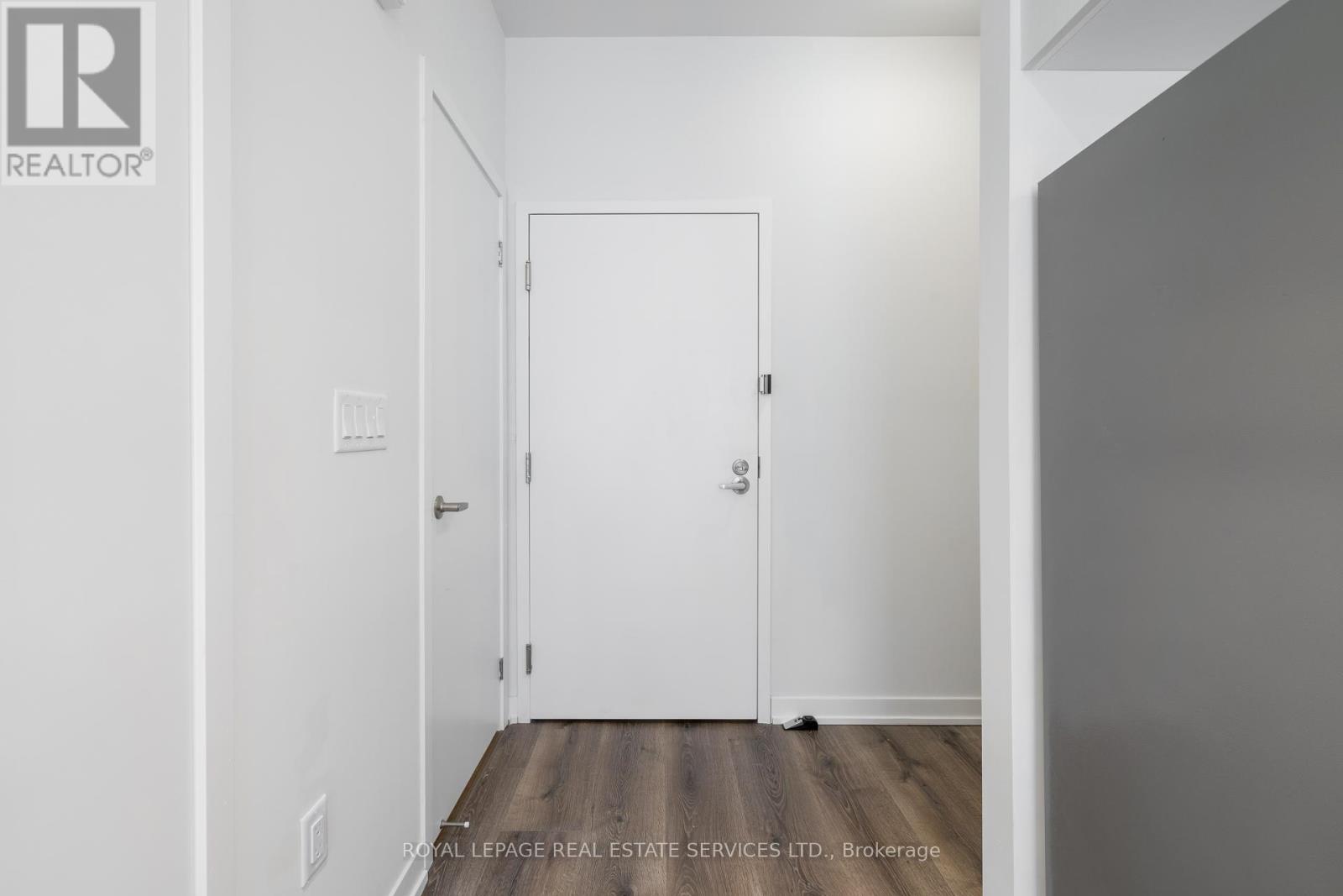 13 - 3415 Ridgeway Drive, Mississauga, Ontario  L5L 0B4 - Photo 5 - W12184205
