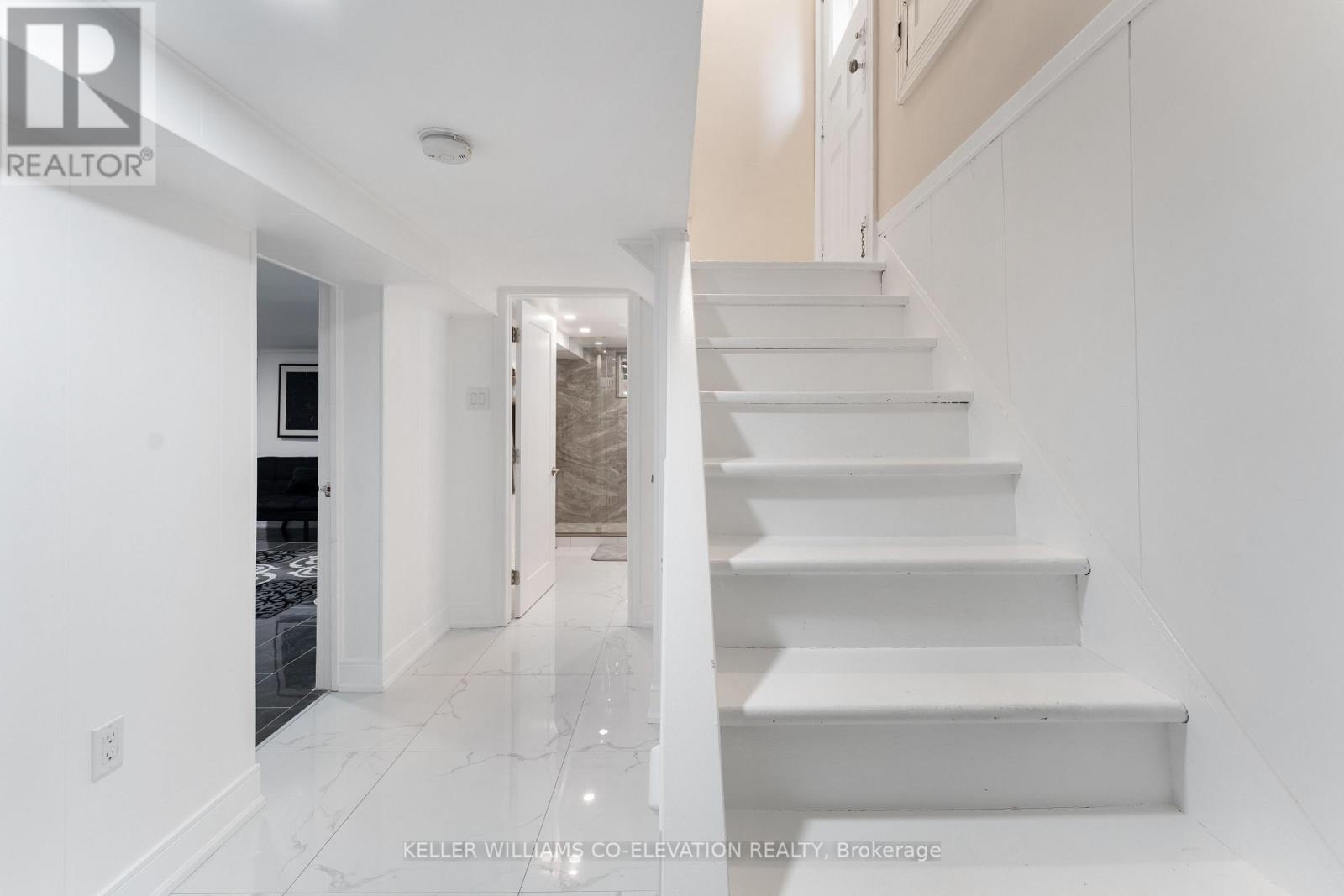 23 Humbervale Boulevard, Toronto, Ontario  M8Y 3P3 - Photo 27 - W12184210