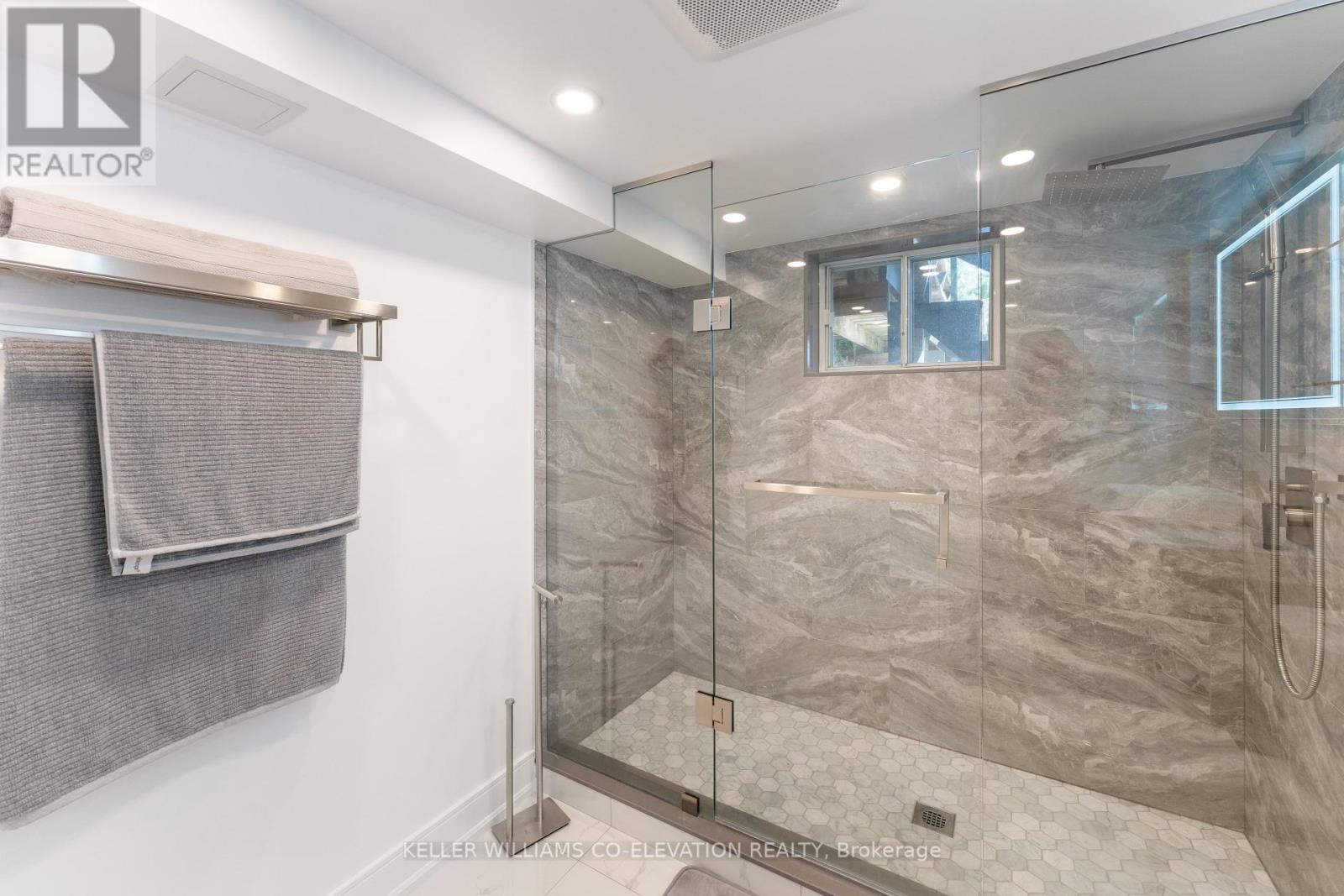 23 Humbervale Boulevard, Toronto, Ontario  M8Y 3P3 - Photo 33 - W12184210