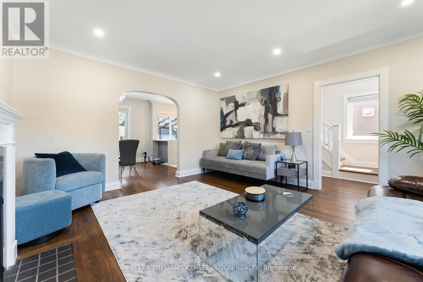 23 Humbervale Boulevard, Toronto, Ontario  M8Y 3P3 - Photo 4 - W12184210