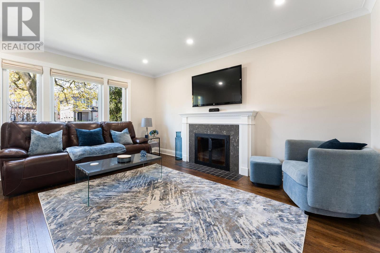 23 Humbervale Boulevard, Toronto, Ontario  M8Y 3P3 - Photo 5 - W12184210