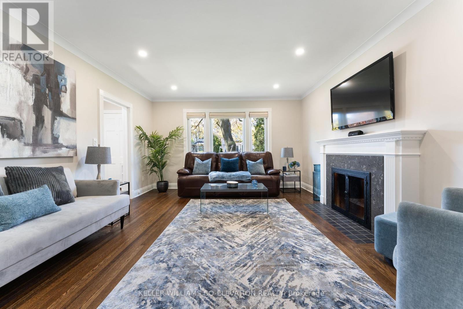 23 Humbervale Boulevard, Toronto, Ontario  M8Y 3P3 - Photo 6 - W12184210