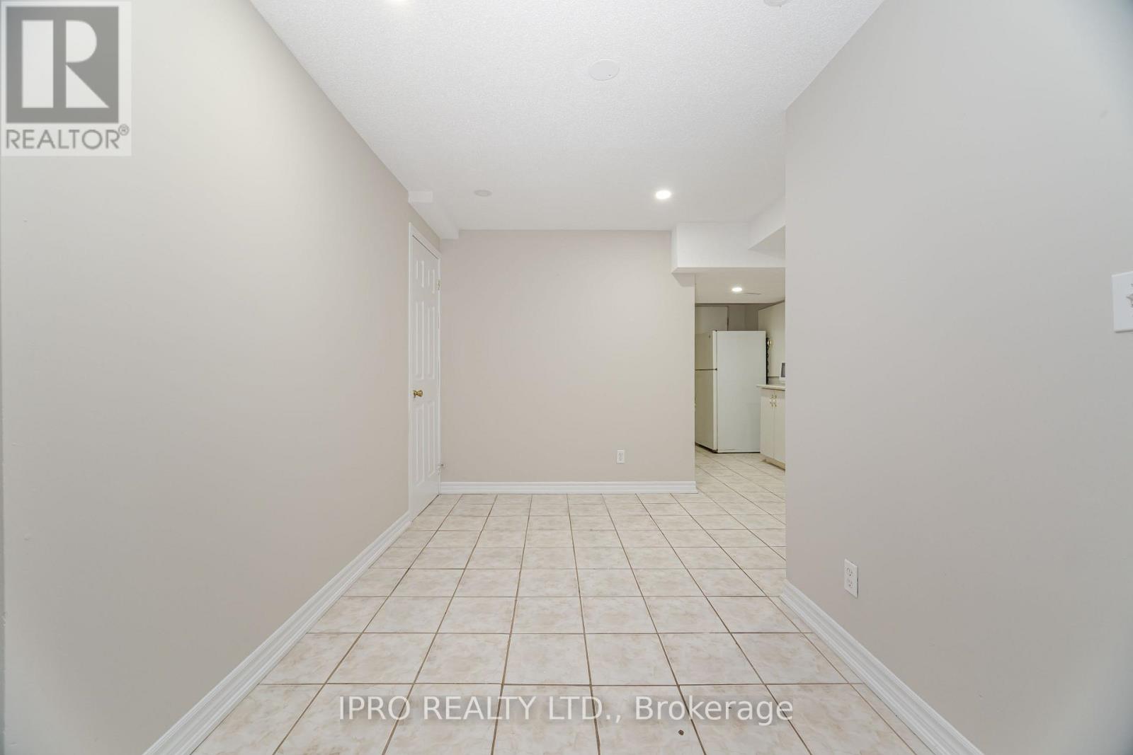 Bsmt - 803 Khan Crescent, Mississauga, Ontario  L5V 2R2 - Photo 10 - W12184215