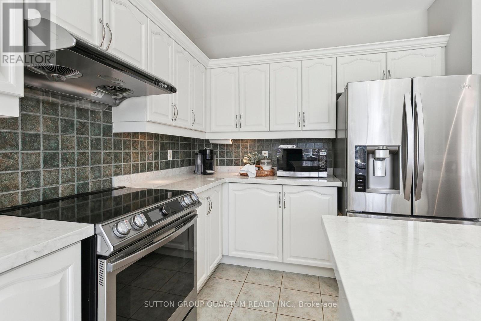 3440 Crompton Crescent, Mississauga, Ontario  L5B 4C5 - Photo 12 - W12184216