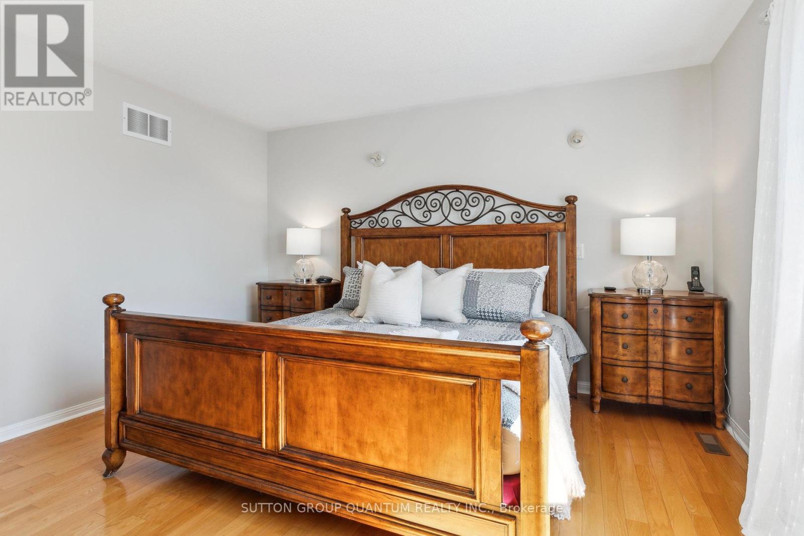 3440 Crompton Crescent, Mississauga, Ontario  L5B 4C5 - Photo 24 - W12184216