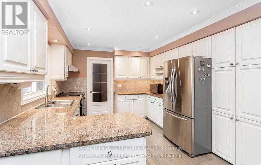 1714 Globe Court, Mississauga, Ontario  L5L 3G5 - Photo 18 - W12184225