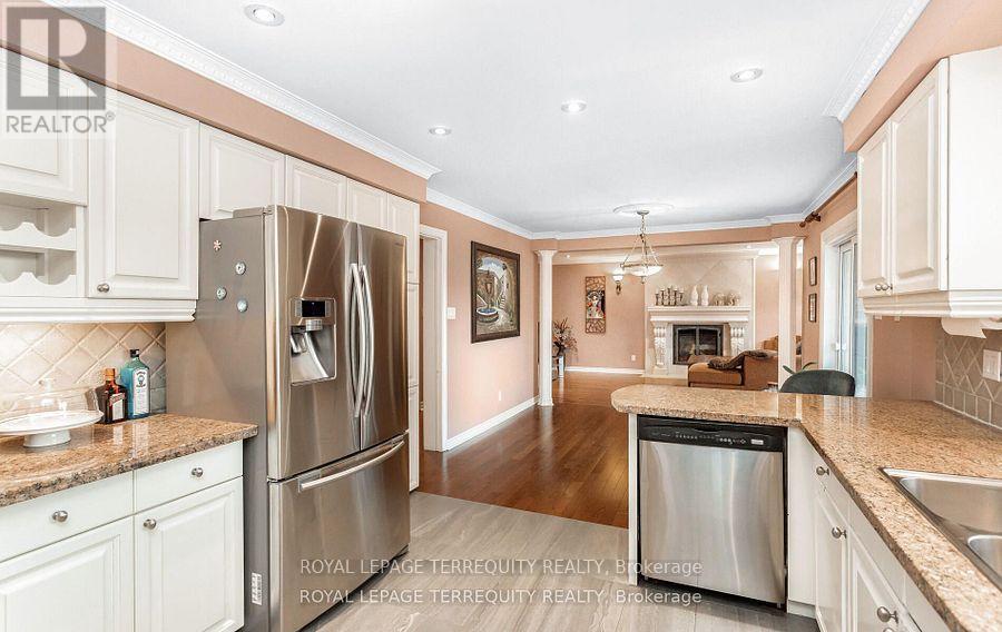 1714 Globe Court, Mississauga, Ontario  L5L 3G5 - Photo 19 - W12184225