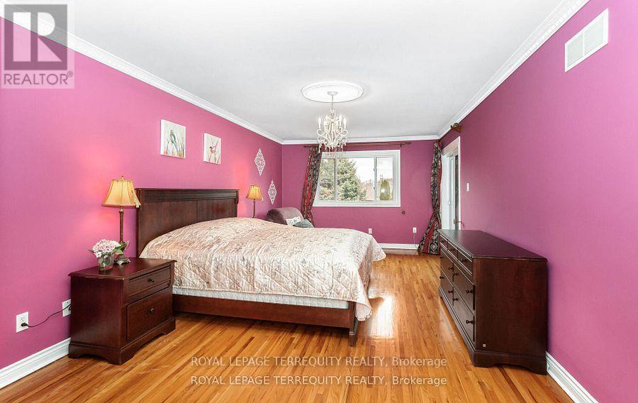 1714 Globe Court, Mississauga, Ontario  L5L 3G5 - Photo 24 - W12184225