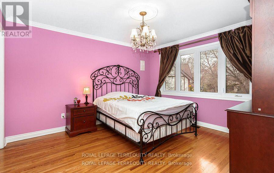 1714 Globe Court, Mississauga, Ontario  L5L 3G5 - Photo 28 - W12184225