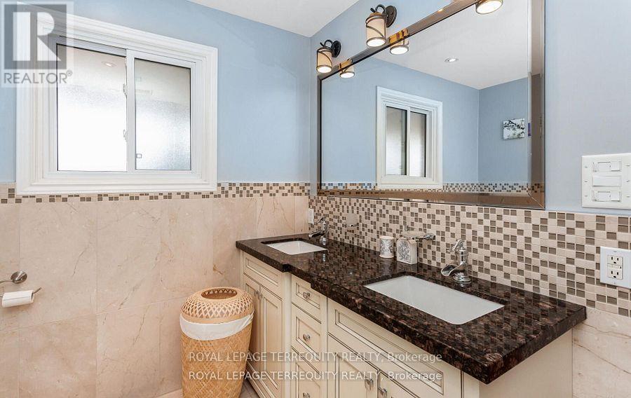 1714 Globe Court, Mississauga, Ontario  L5L 3G5 - Photo 35 - W12184225